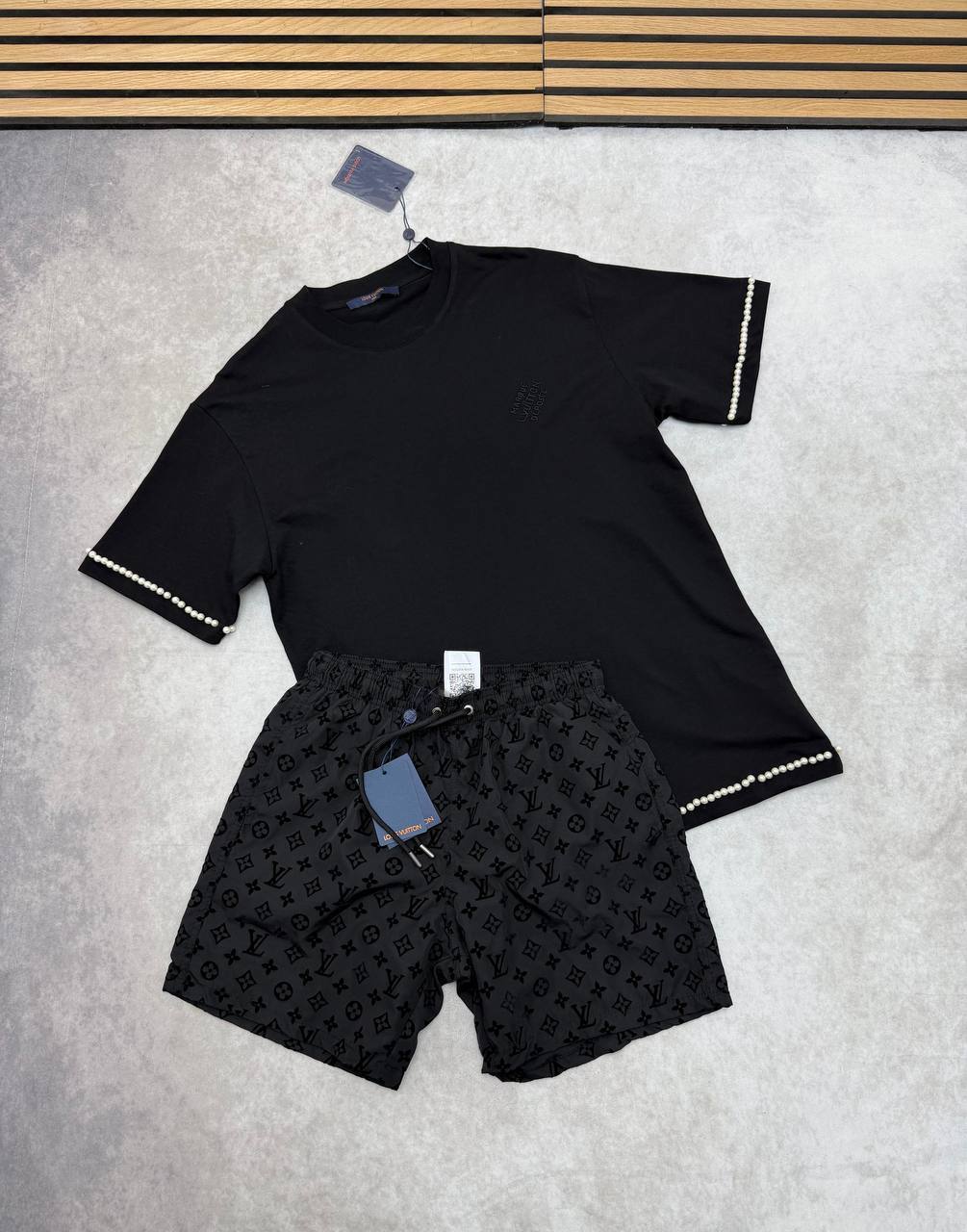 Louis Vuitton Pearl-Embellished Set Mens T-Shirt & Shorts Set in Black Color UK Reps AAA Quality
