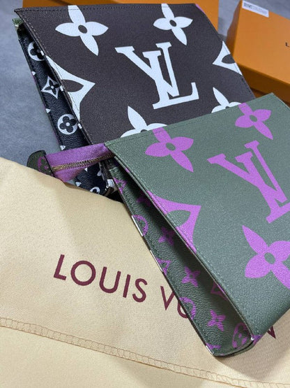 Louis Vuitton Summer "Giant Monogram" Pochette UK Reps AAA Quality