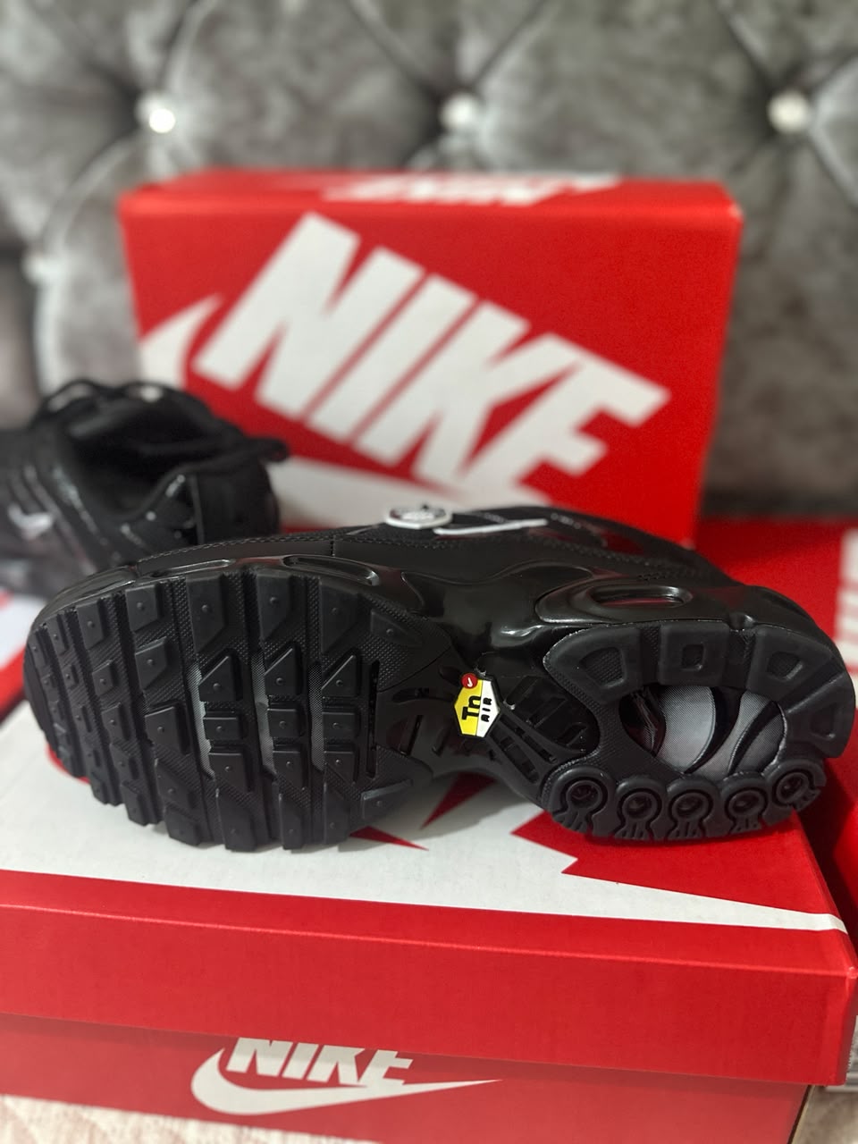 Nike Air Max Plus Triple Black Mens Trainers UK Reps AAA Quality