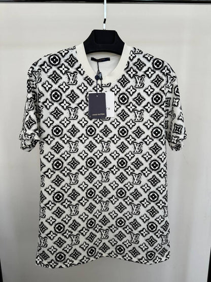 Louis Vuitton Monogram T-Shirt in Multiple Colors UK Reps AAA Quality