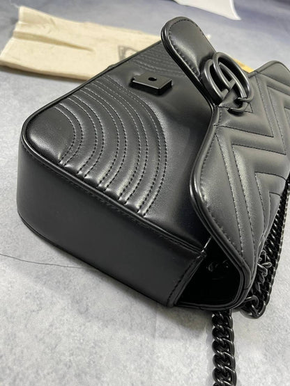 Gucci GG Marmont Matelassé Womens Bag in Black Color UK Reps AAA Quality
