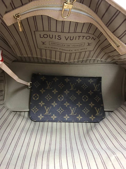 Louis Vuitton MM in Monogram Womens Bag UK Reps AAA Quality