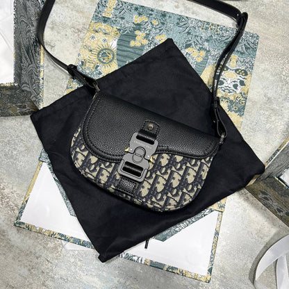 Christian Dior Mini Saddle Messenger Bags with Flap Mens Bag Beige and Black UK Reps AAA Quality