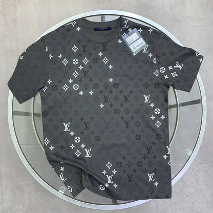 Louis Vuitton Monogram Gradient T-Shirt in 2 Colors UK Reps AAA Quality