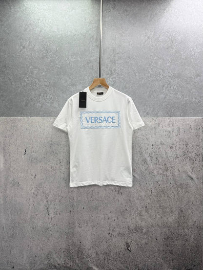 Versace Block Text Logo Embroidered Mens T-Shirts in 2 Colors UK Reps AAA Quality